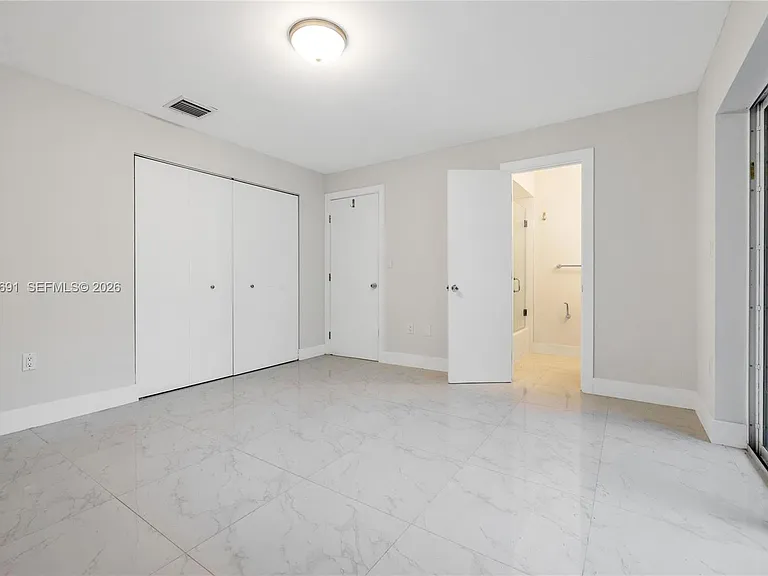 3056 Shipping Ave #2 — Photo 12