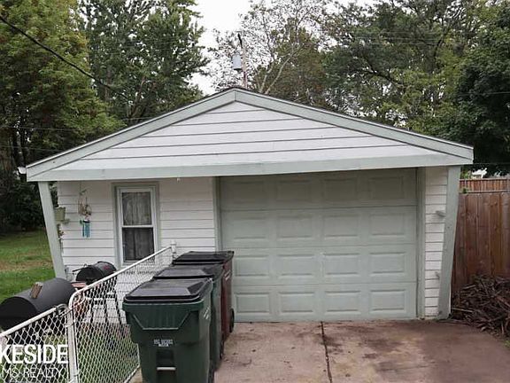 4th image of 47360 Ladd Ave