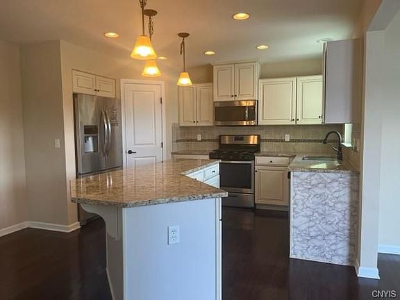 2nd image of 113 Weeping Willow Way
