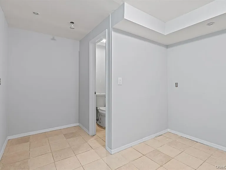 49 Georgia St #B — Photo 24