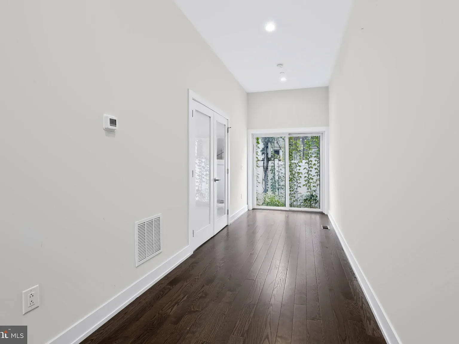 4 bed, 4.5 bath, 2144 sqft, $4,595 — Photo 4