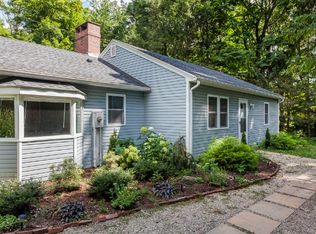 17 Crestview Cir, Longmeadow, MA 01106