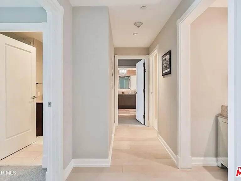 900 W Olympic Blvd #34D — Photo 18