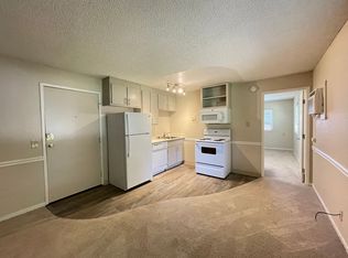 Includes Covering Gated Parking - Move in With Only $700, Pay Rent 11/1/2025, Sacramento, CA 95814