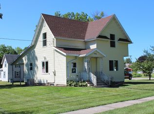 702 3rd St, Williams, IA 50271