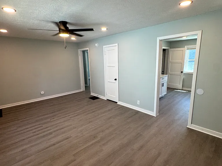 3313 Hovey St — Photo 4