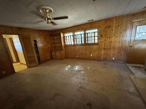 5th image of 910 S 11th St