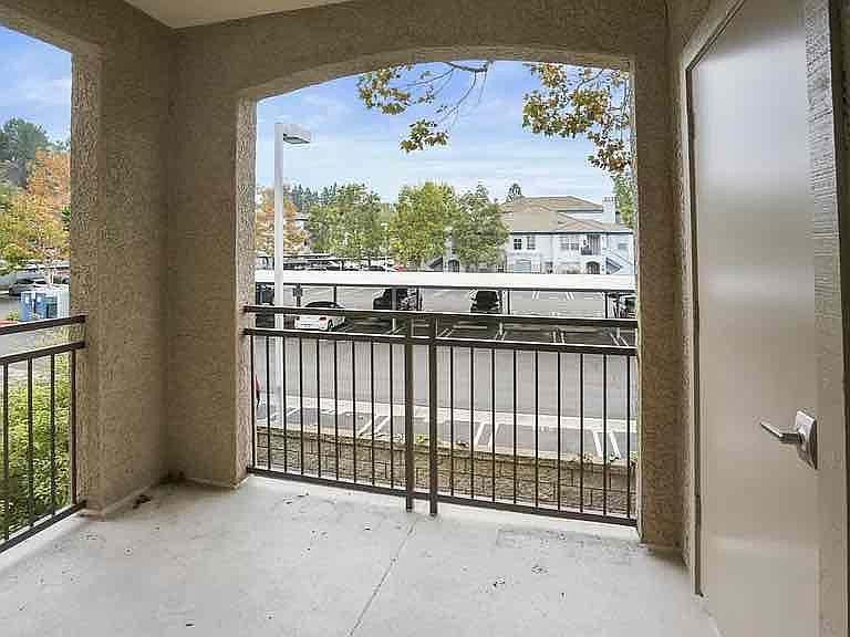 1st image of 22681 Oakgrove Unit 423