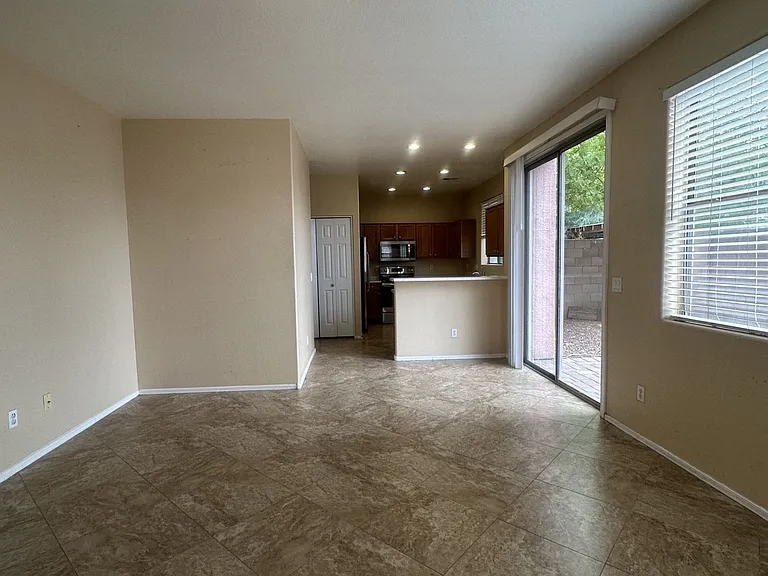 8927 E Crescent Ave — Photo 11