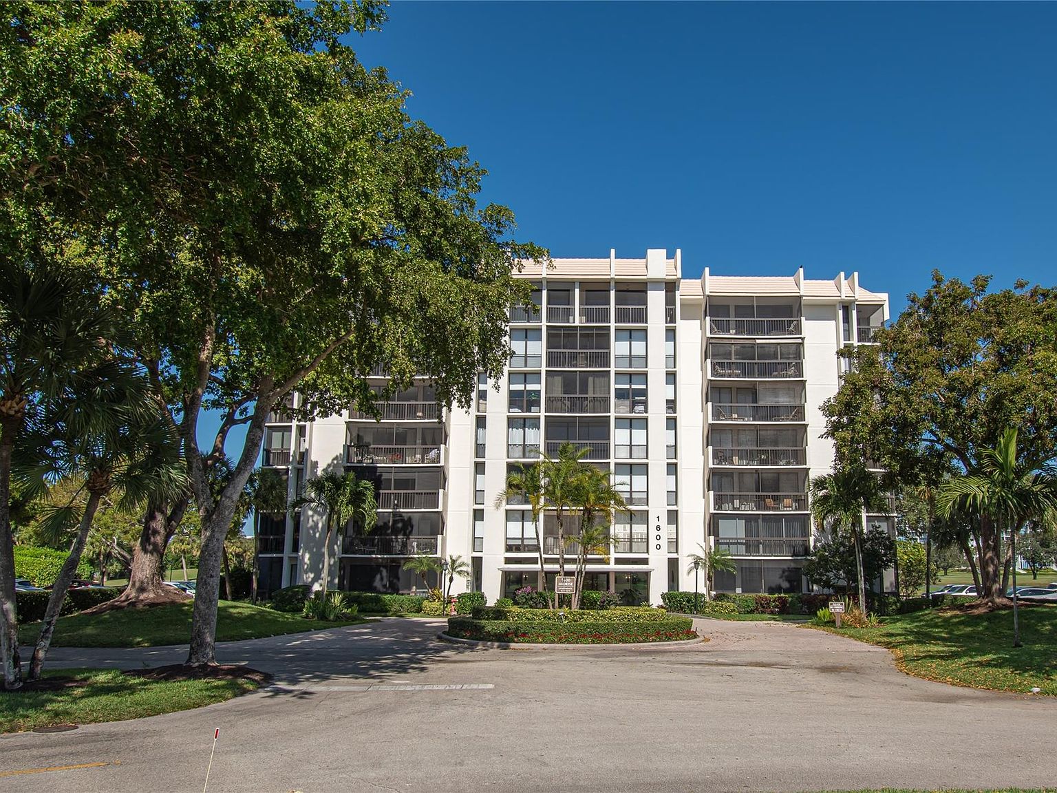 1612 Bridgewood Drive #1612