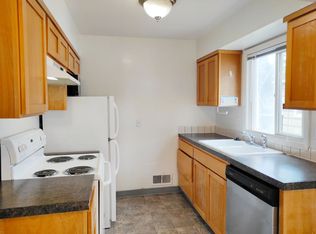 7008 N Amherst St APT 3, Portland, OR 97203