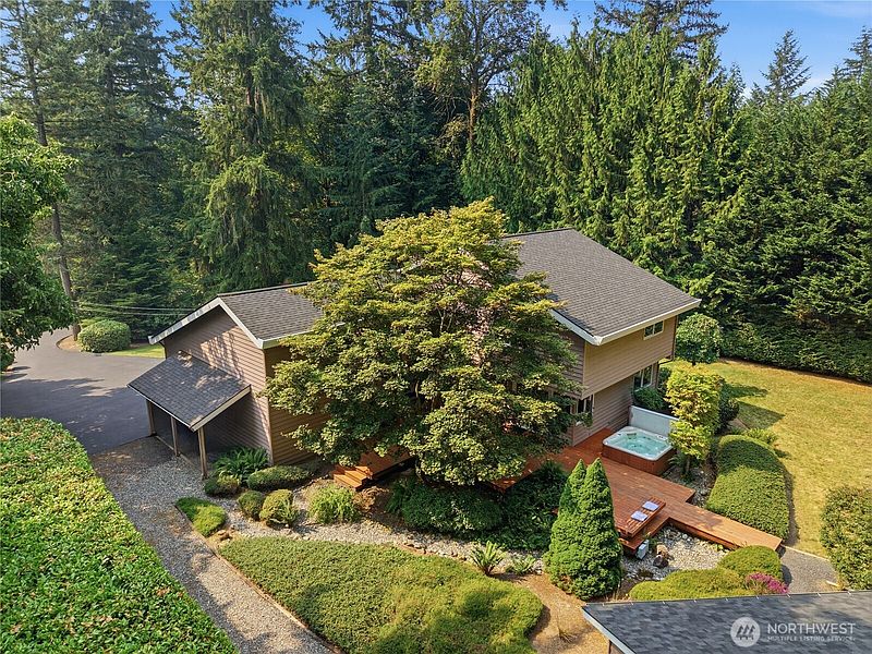 4th image of 18202 NE 191st Street