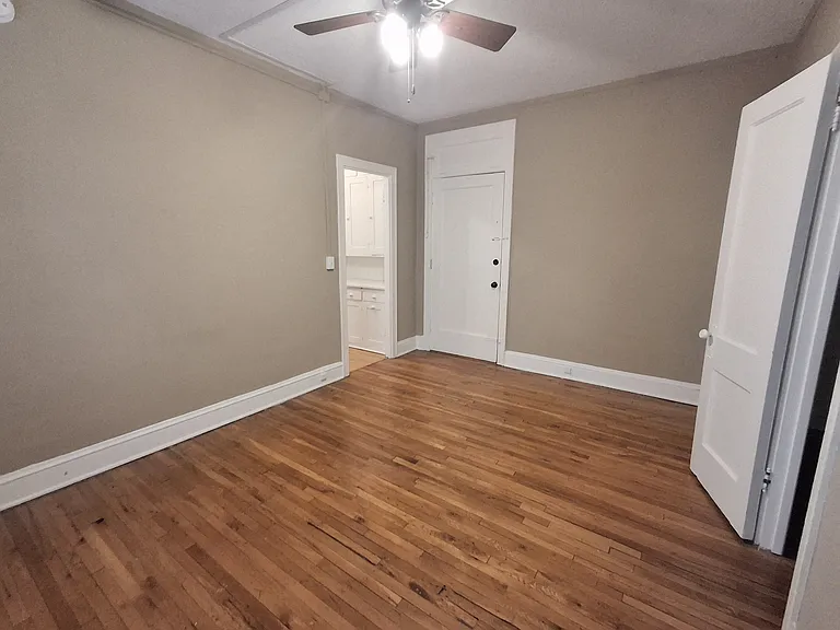 Grand and Dale Apartments — Photo 57