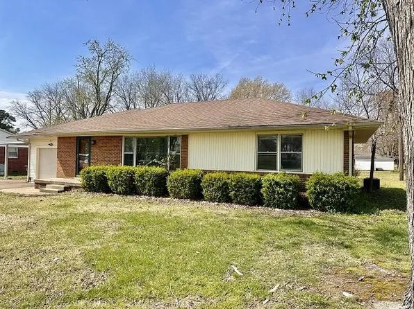 1711 Pleasant Valley Rd, Union City, TN 38261