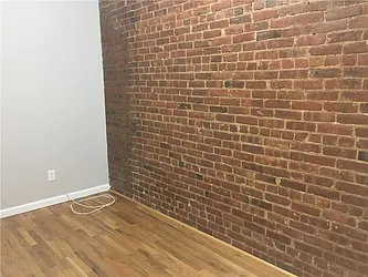 Rented by R New York