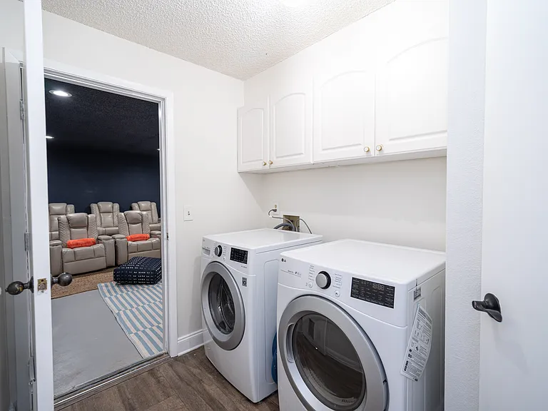 1394 Stonehenge Way — Photo 6