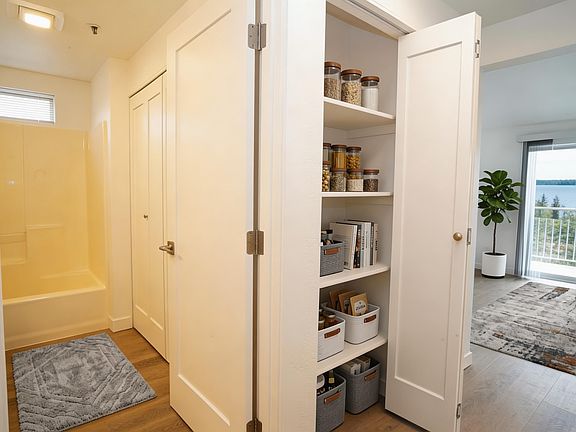 4th image of 28602 16th Ave S APT 401