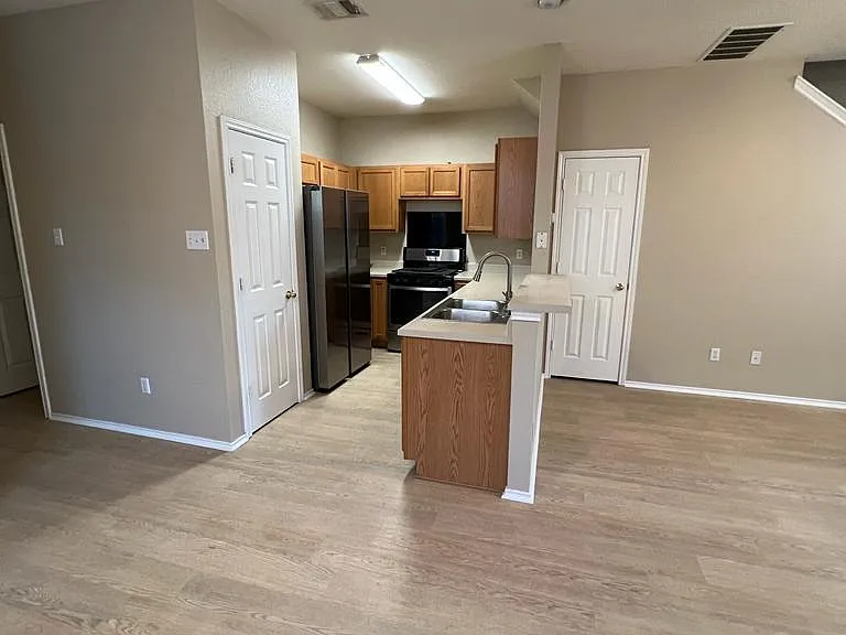 13908 Harris Ridge Blvd #B — Photo 3