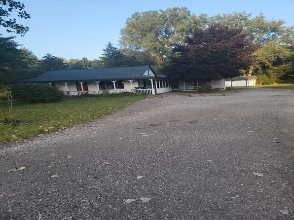 7081 S Graham Rd, Saint Charles, MI 48655