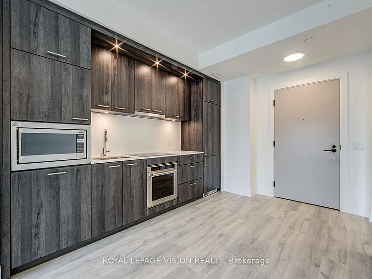 858 Dupont St #526 — Photo 9