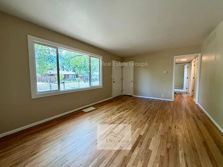 1132 Norwood Ave — Photo 4
