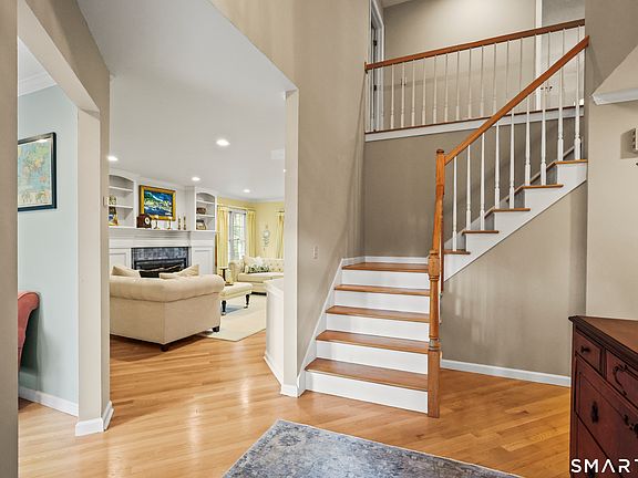 4th image of 152 Hollyberry Road