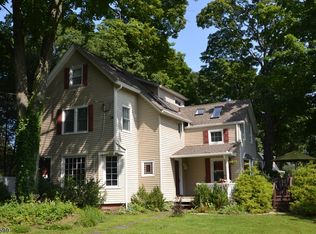 562 Paramus Rd, Paramus, NJ 07652