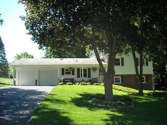 2nd image of 587 Morningside Dr