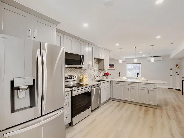 7725 E Byers Ave — Photo 3