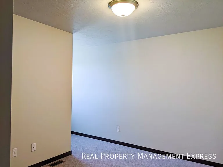 5404 S Dubuque Ave — Photo 10