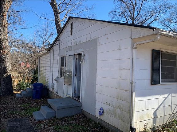 3rd image of 1762 Hadlock St SW