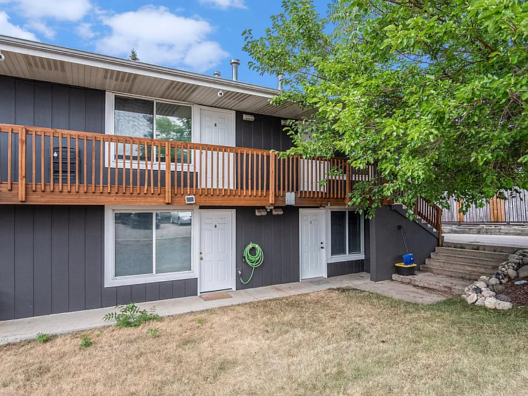 2727 Madelyn Dr SW #E — Photo 2