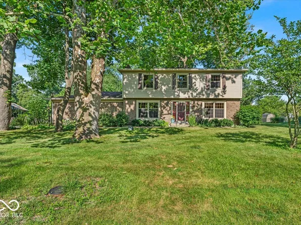 635 White Oak Ct, Zionsville, IN 46077