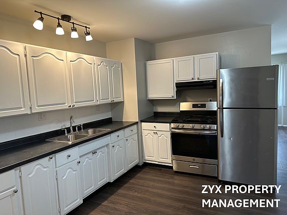3rd image of 4868 N Katherine Dr