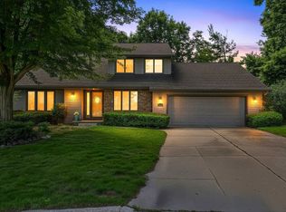 2641 Poplar Springs Cir, Green Bay, WI 54304