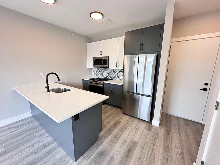 4607 Tonnelle Ave #204 — Photo 4
