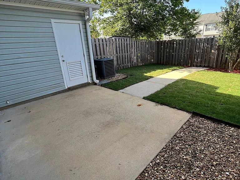 2108 Winding Oak Dr — Photo 16