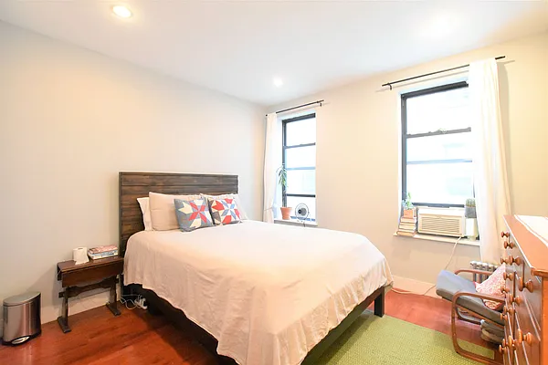 Rented by Clove Realty LLC | media 33