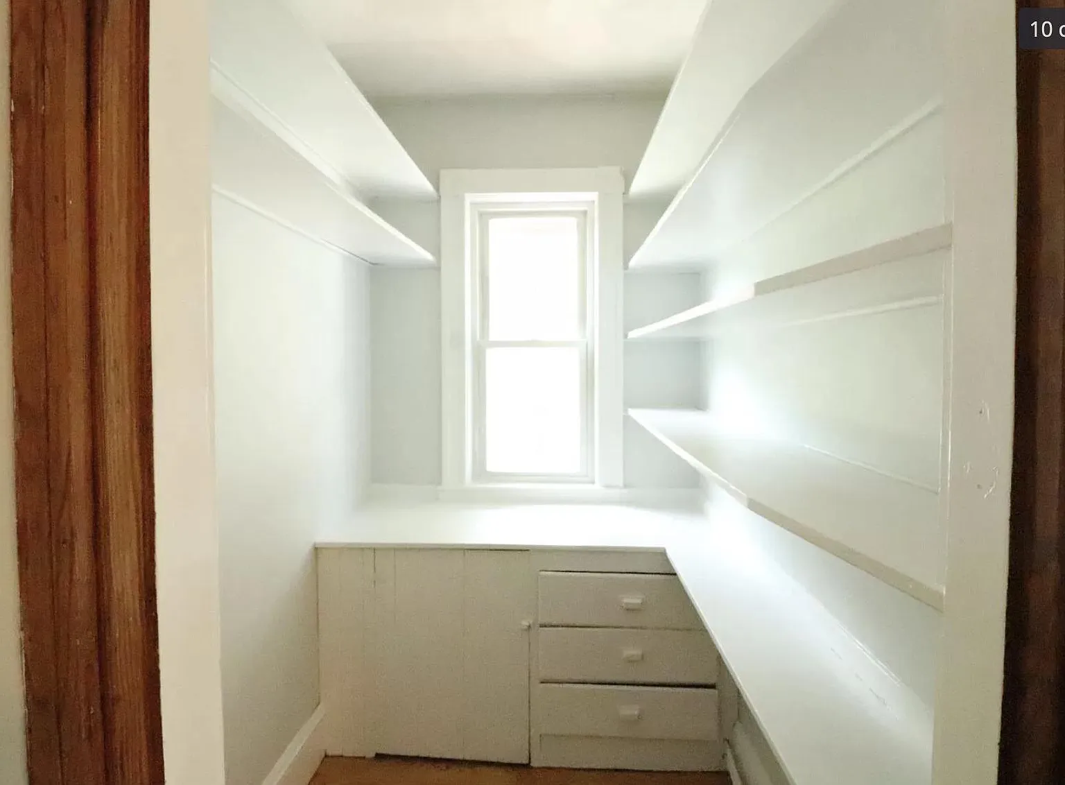 3 bed, 1300 sqft, $4,200 — Photo 4