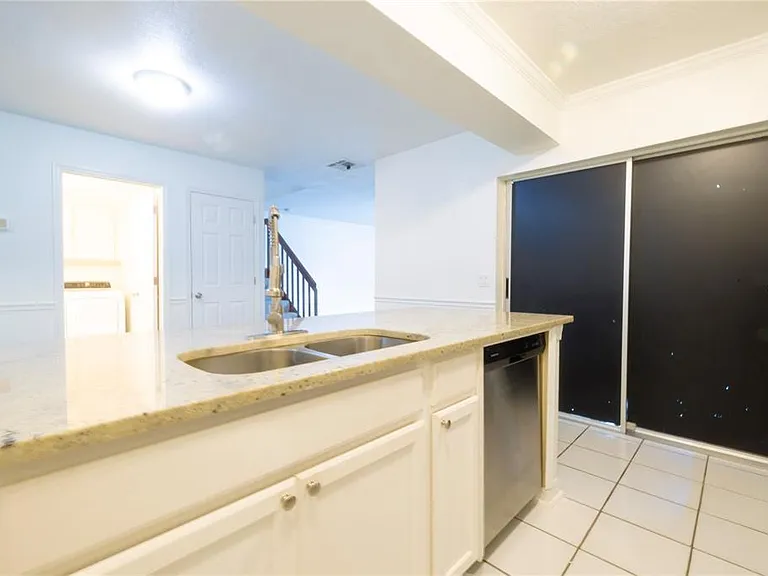 2947 Poplar Ave — Photo 22