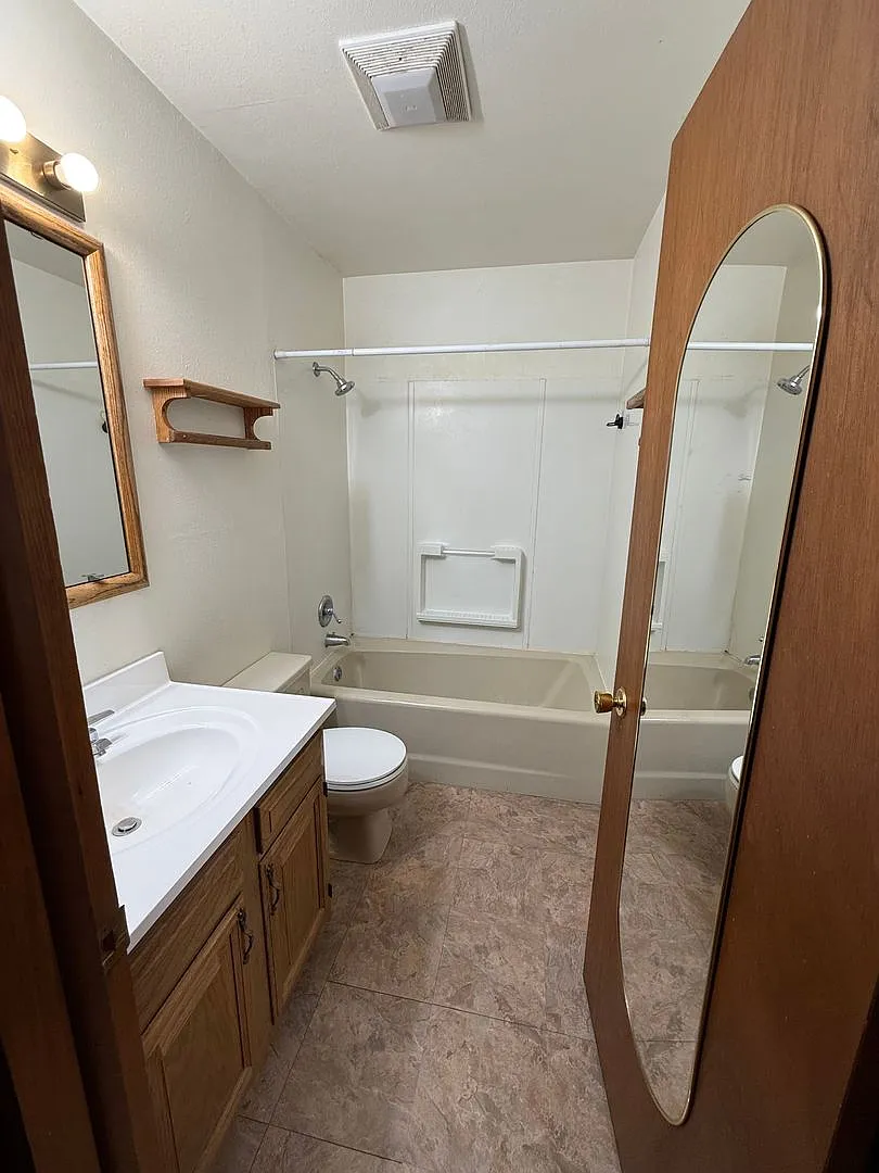 1720 West Olive — Photo 3