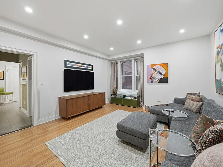50 E 72nd St #10B — Photo 7