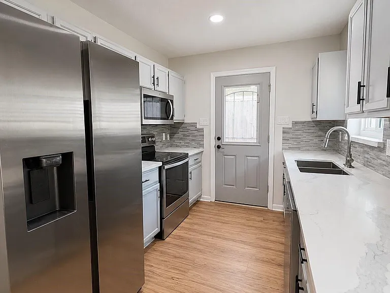 13638 Greenridge Dr — Photo 7