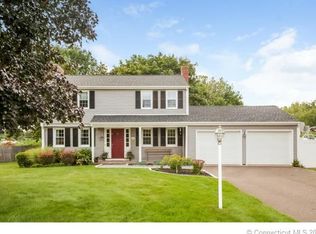 7 Woodside Rd, Cromwell, CT 06416