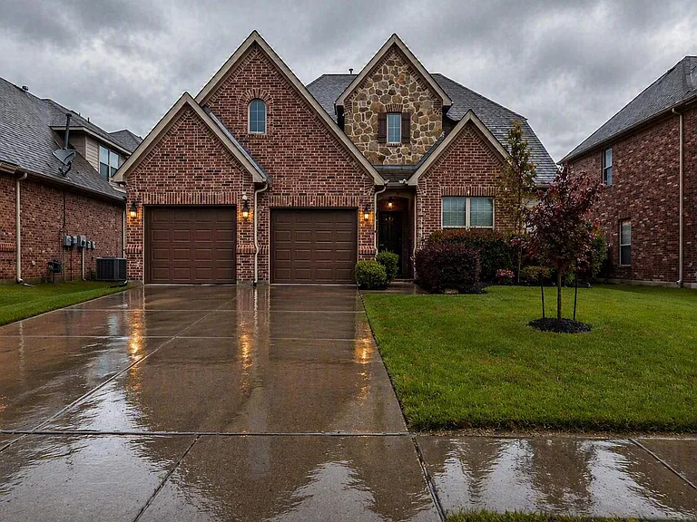4651 Phillip Dr — Photo 1
