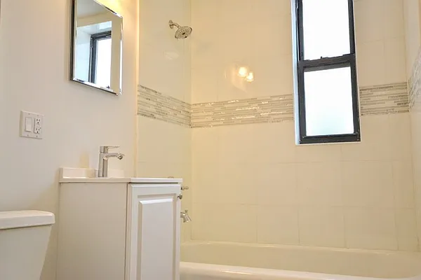 Rented by Bold New York | media 19