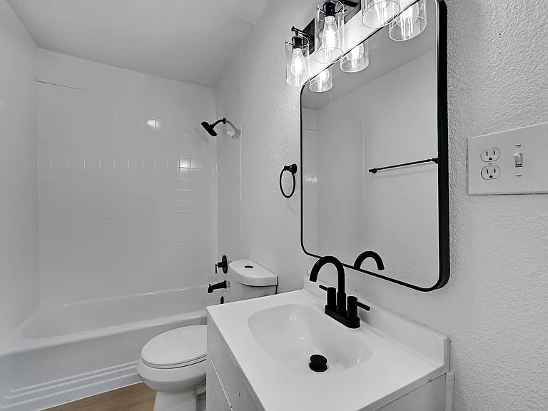 2305 Longview St — Photo 22