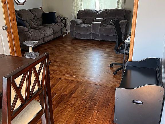 4th image of 5 Tree Line Dr