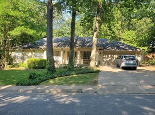 2100 N Ball Ave, Fayetteville, AR 72703