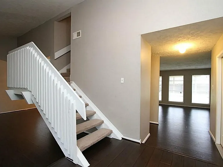 24123 Bassett Hall Ln — Photo 4